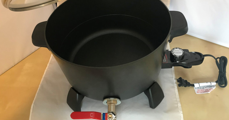 How to Clean Wax from Your Melting Pot or Pouring Pitcher - DIY Gateway